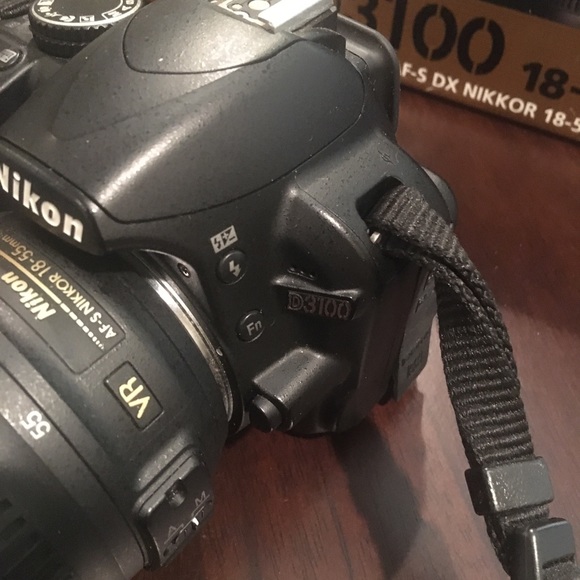 Nikon d3100 Nikkor 18-55mm  3.5-5.6G Charger - Picture 2 of 7